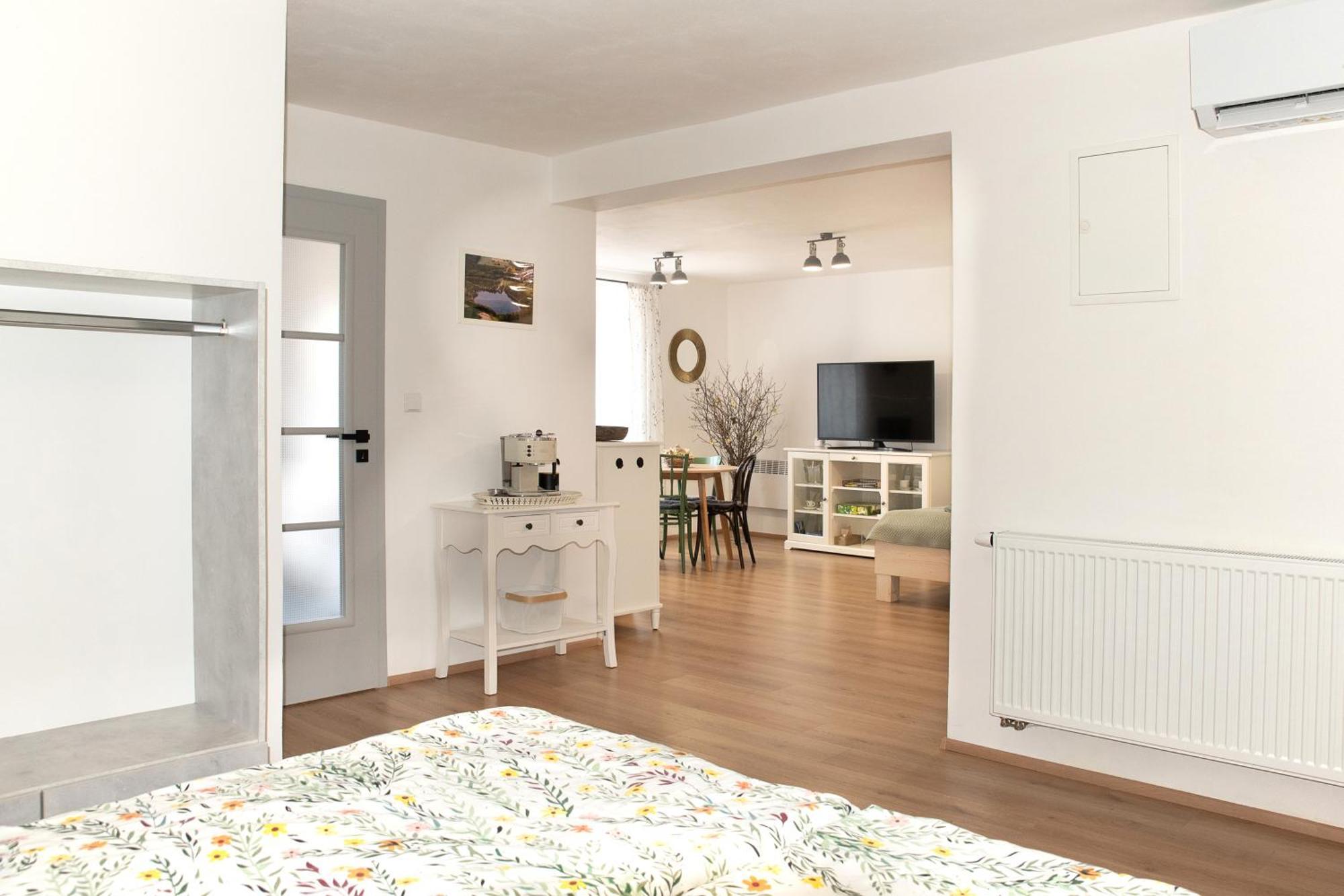 Apartman Mloci Udoli • Podyji 즈노이모 외부 사진